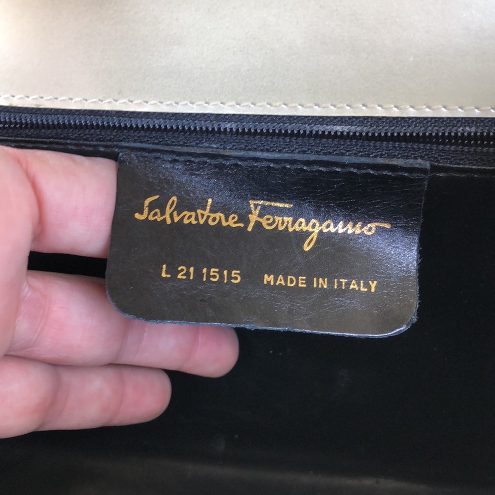 Vintage - SALVATORE FERRAGAMO #L 21 1515 Leather Crossbody Shoulder Bag - Picture 5 of 12